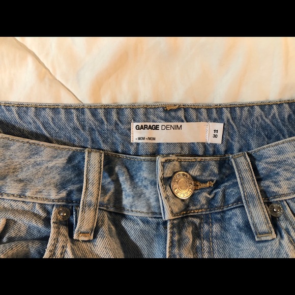 Denim Mom Jean Shorts - Picture 3 of 3